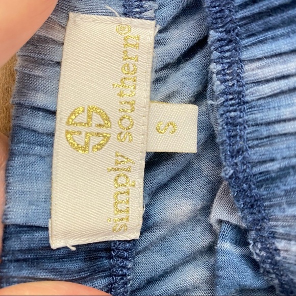 Simply Southern blue white tie dye ruffle sleeve top - Picture 7 of 11